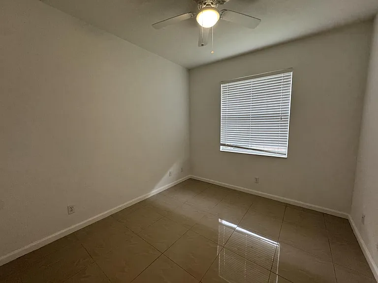 1804 SW Jamesport Dr — Photo 28