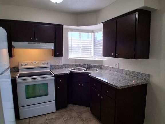 5th image of 1505 E Yale Ave APT A