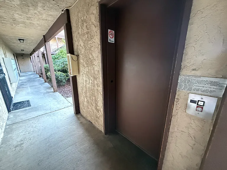 4240 Menlo Ave #12 — Photo 28