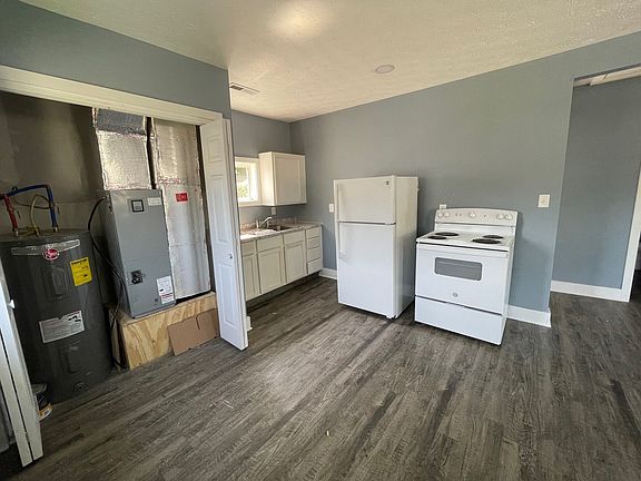 4th image of 209 N Hoke Ave