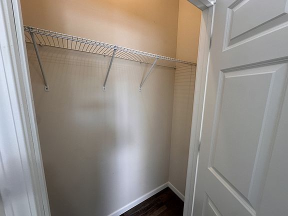 5th image of 912 Hughes St #1