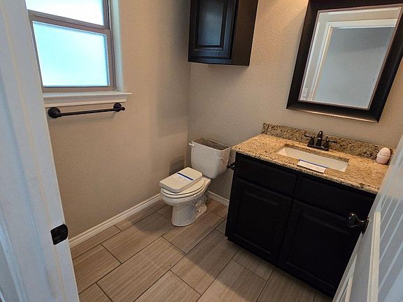5th image of 210 Stonehenge Way