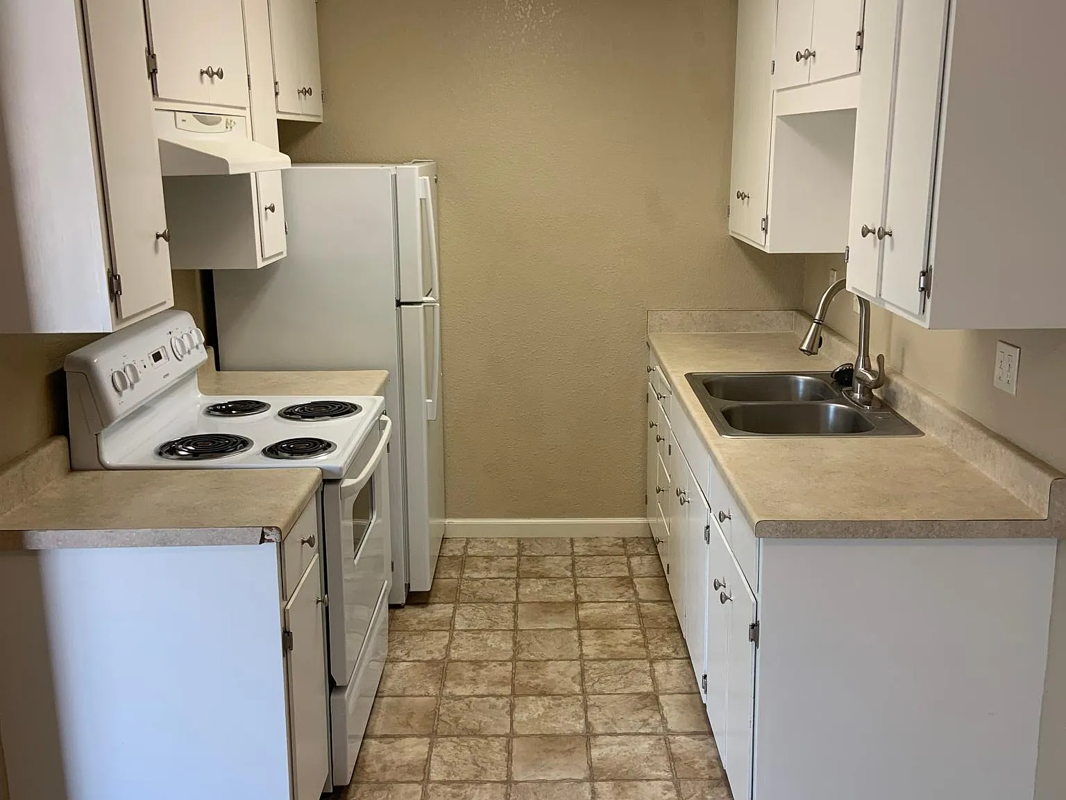627 Stewart St Manteca Ca Apartments For Rent Zillow