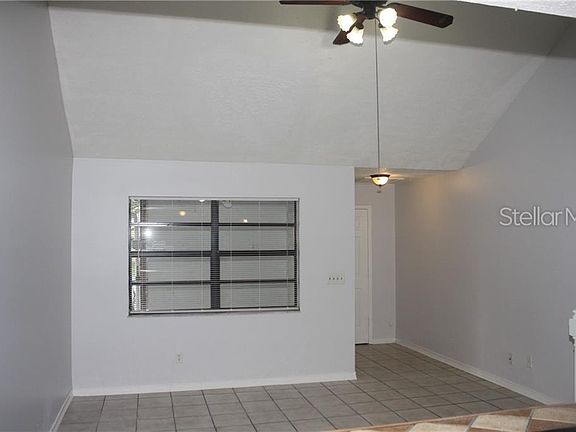 4th image of 225 Dovetail Ct