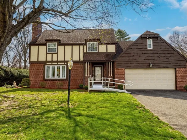 26 Kimberly Dr, South Hadley, MA 01075