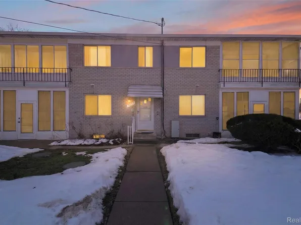 5959 Alan Dr APT 50, Brighton, MI 48116