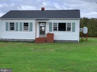 5253 Coles Point Rd, Hague, VA 22469