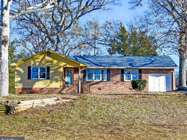 8243 Sunset Dr, Manassas, VA 20110