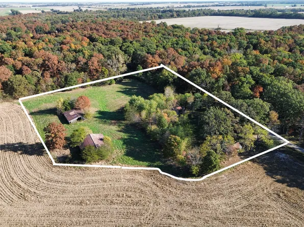 667 Linden Dr, Xenia, IL 62899