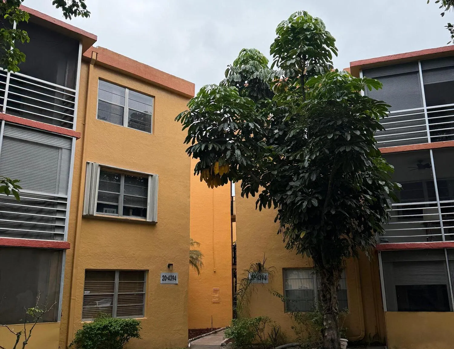 2 bed, 2.0 bath, 950 sqft, $1,700 — Photo 1
