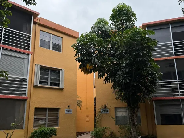 4394 NW 9th Ave, Deerfield Beach, FL