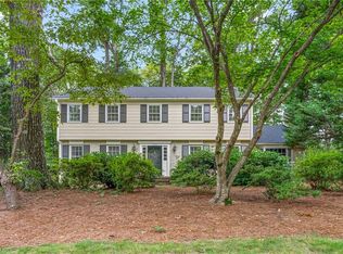 3203 Round Hill Rd, Greensboro, NC 27408