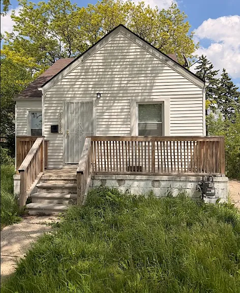 20058 Bloom St — Photo 1
