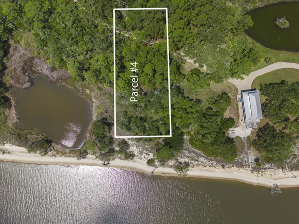 2 Pruett Rd, Eastpoint, FL 32328