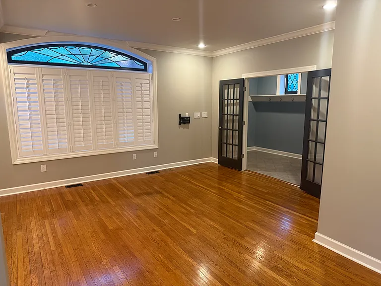 1137 Gilbert Ave — Photo 13