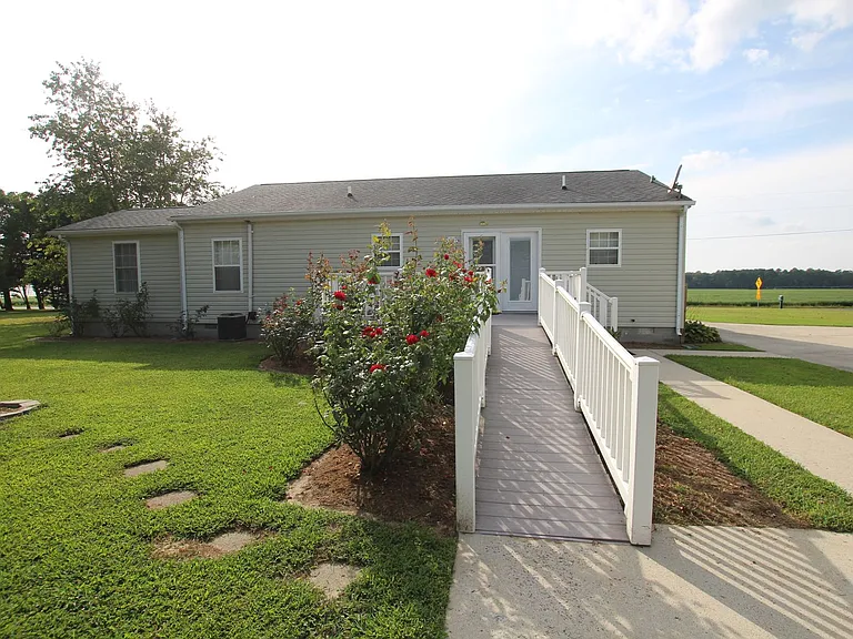 26499 Hollyville Rd — Photo 3