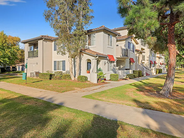 Tierra Vista — Photo 34