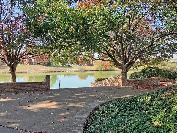 5963 River Bend Dr, Benbrook, TX 76132