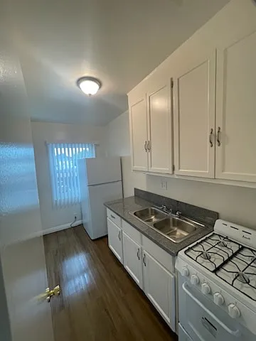 9911 Belmont St #A8 — Photo 6