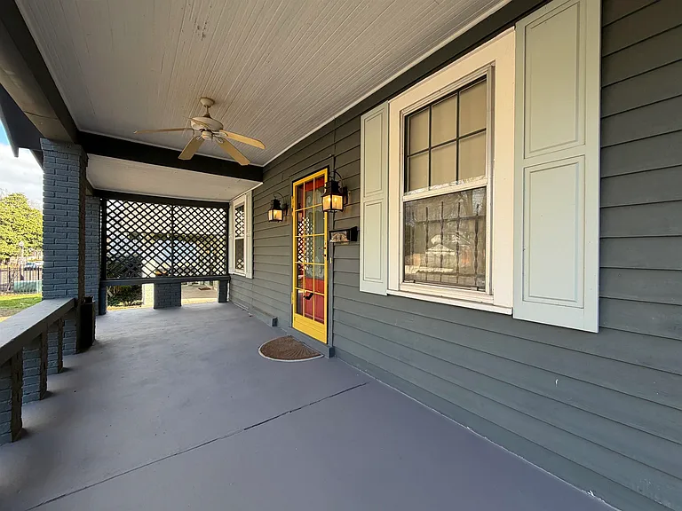 1999 Peabody Ave — Photo 2