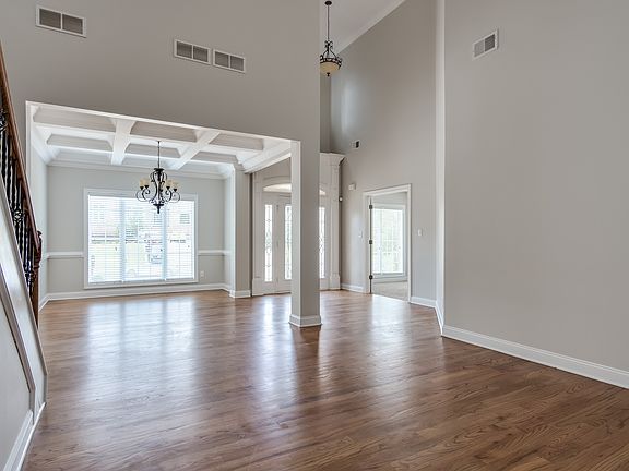 5th image of 383 Langshire Dr