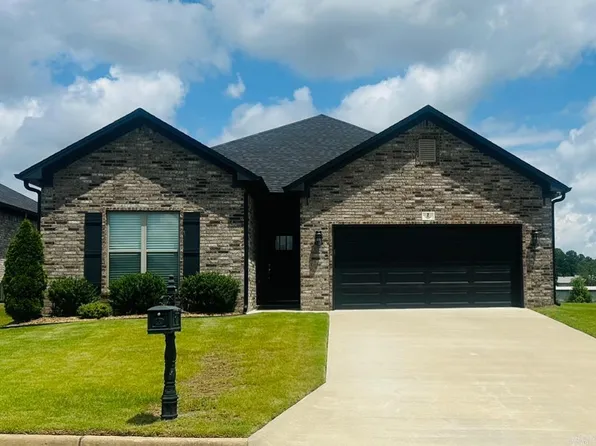 2 Carnahan Ct, Maumelle, AR 72113