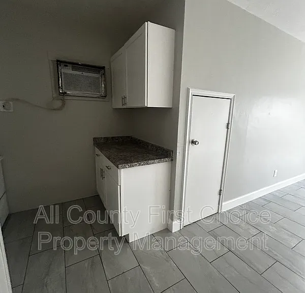 7380 63rd St N #5 — Photo 4