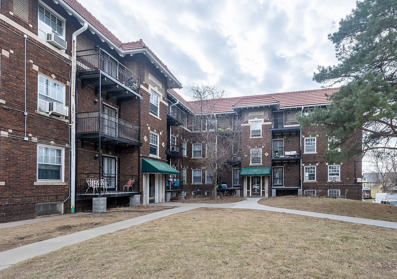 Dwight Apartments — Photo 2