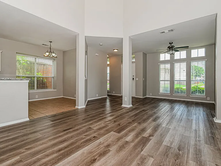 309 Cobblestone Dr — Photo 7