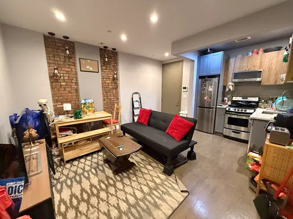 471 Harman Street image 1 of 8