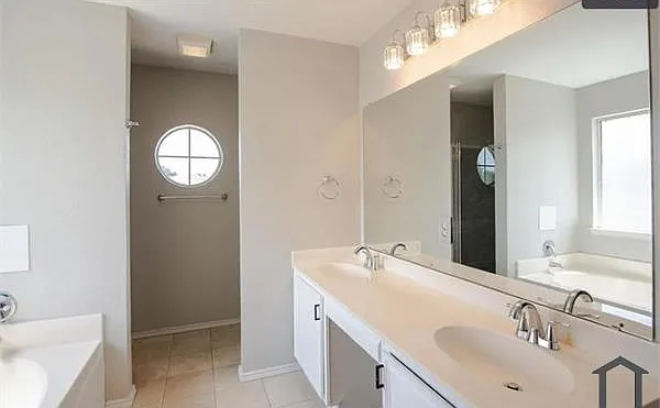 5 bed, 2294 sqft, $3,250 — Photo 4