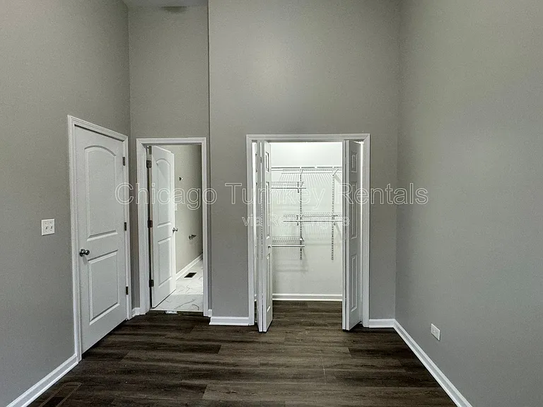 2361 S Whipple St #1F — Photo 8