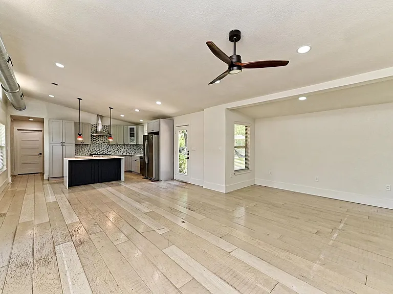 11800 Tedford St — Photo 30