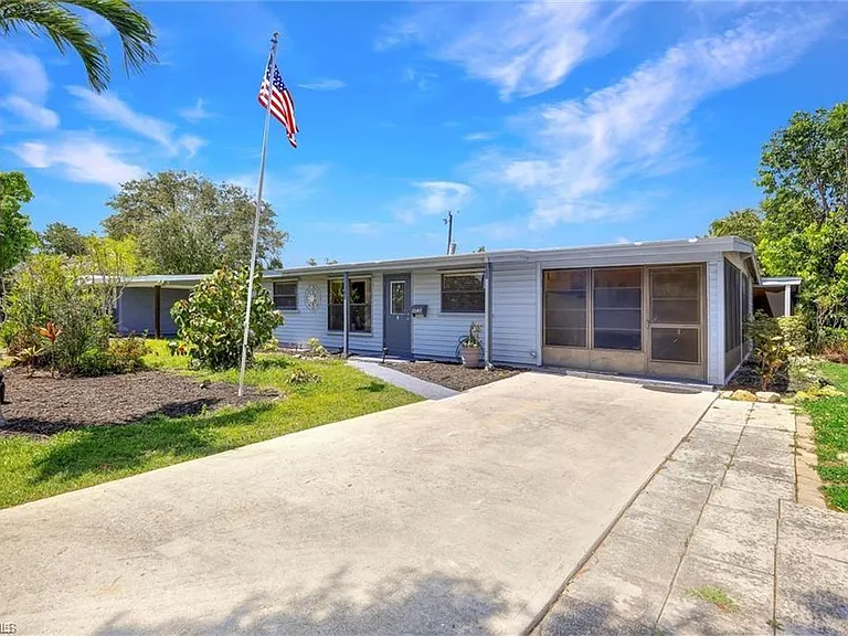 2047 Harbor Ln — Photo 29