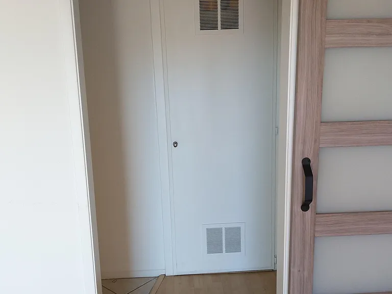 barn door to ds bed