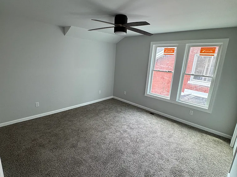 670 S 37th St — Photo 22