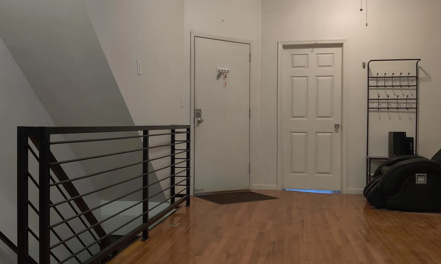 3 bed, 1300 sqft, $2,800 — Photo 2