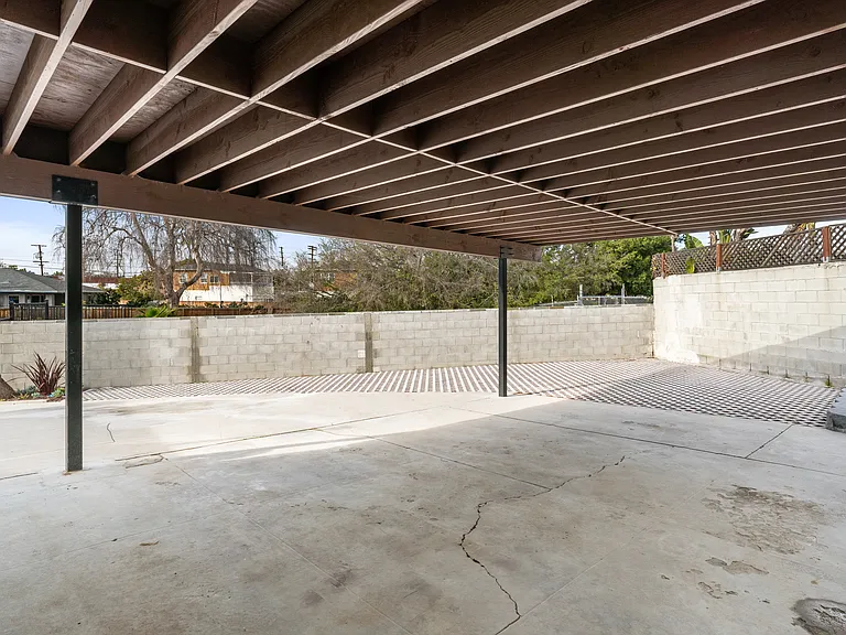 1800 S Dunsmuir Ave — Photo 19