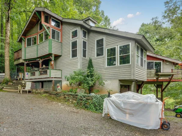 1530 Powder Branch Rd, Johnson City, TN 37601