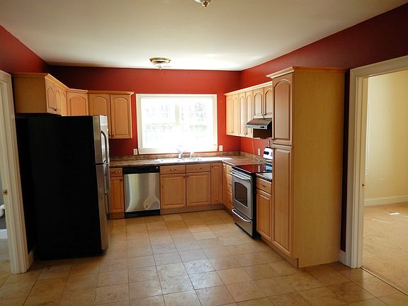 3rd image of 533 Wilmot Trl