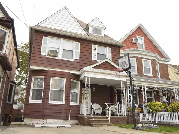 26 E 35th St, Bayonne, NJ 07002