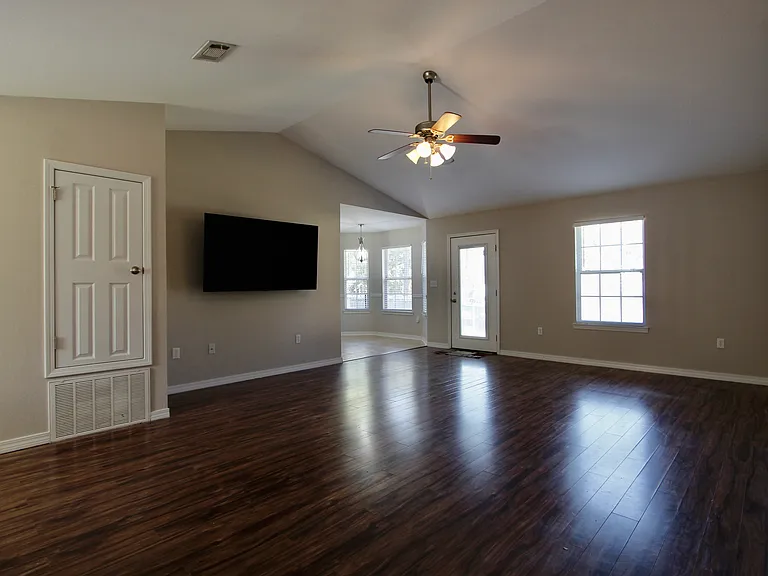 3151 Forrest Ave — Photo 23