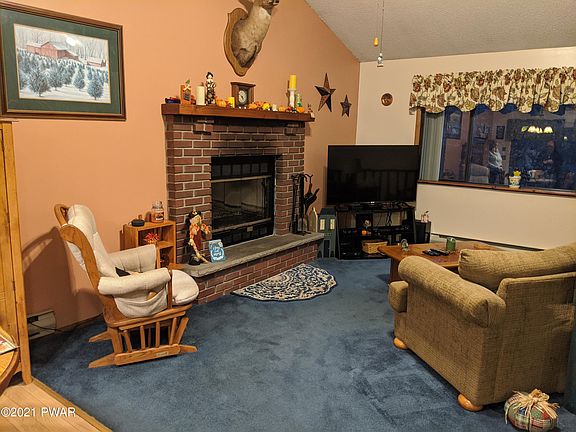 2nd image of 545 Parkwood Dr