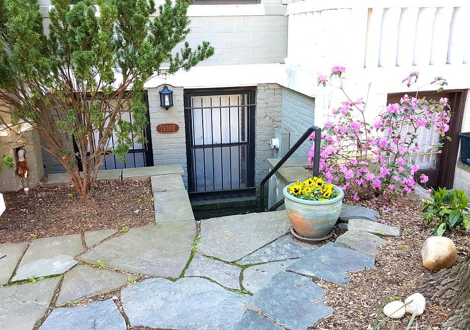 Welcome home - beautiful front stone terrace