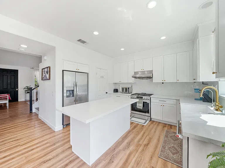 565 Alderbery Ln — Photo 14