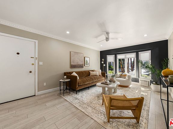 3rd image of 1330 N Crescent Heights Blvd APT 1