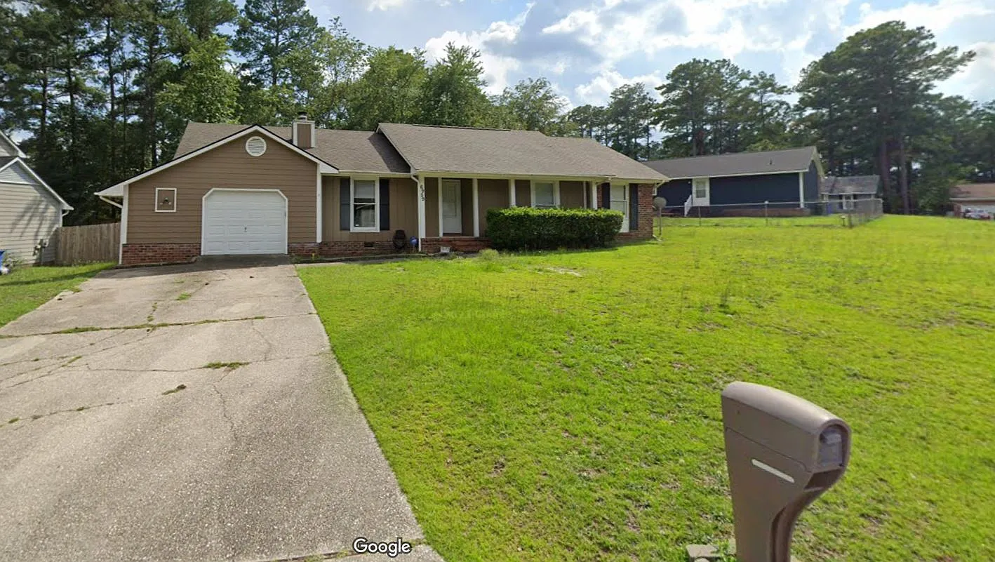 3 bed, 1315 sqft, $1,700 — Photo 1