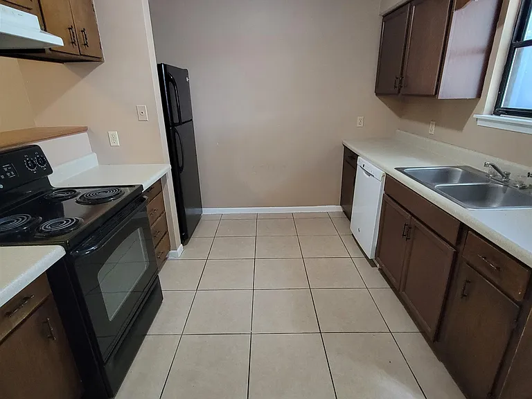 5392 Dawn Ct — Photo 6