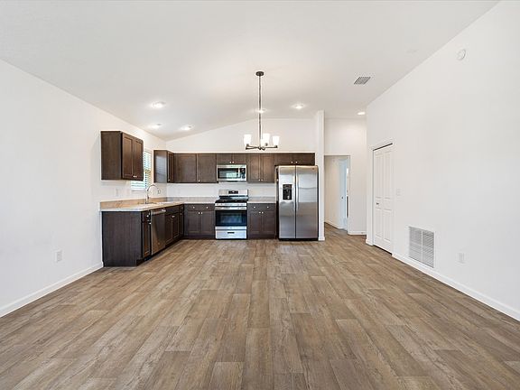 4th image of 4109 Silvana Way