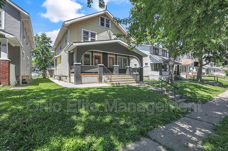 3 bed, 1.0 bath, 1200 sqft, $1,400 — Photo 4